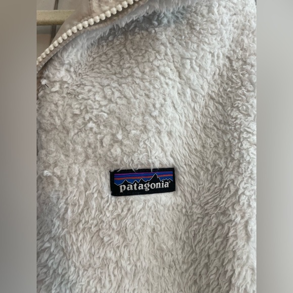 Patagonia White Sherpa Vest - Picture 2 of 5